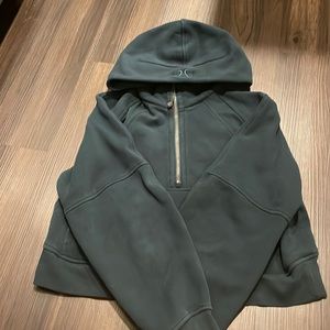 Lululemon 1/2 zip cropped hoodie